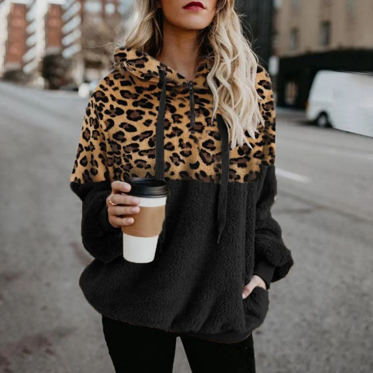 Kiamia - Sweat à capuche léopard avec poche zippée
