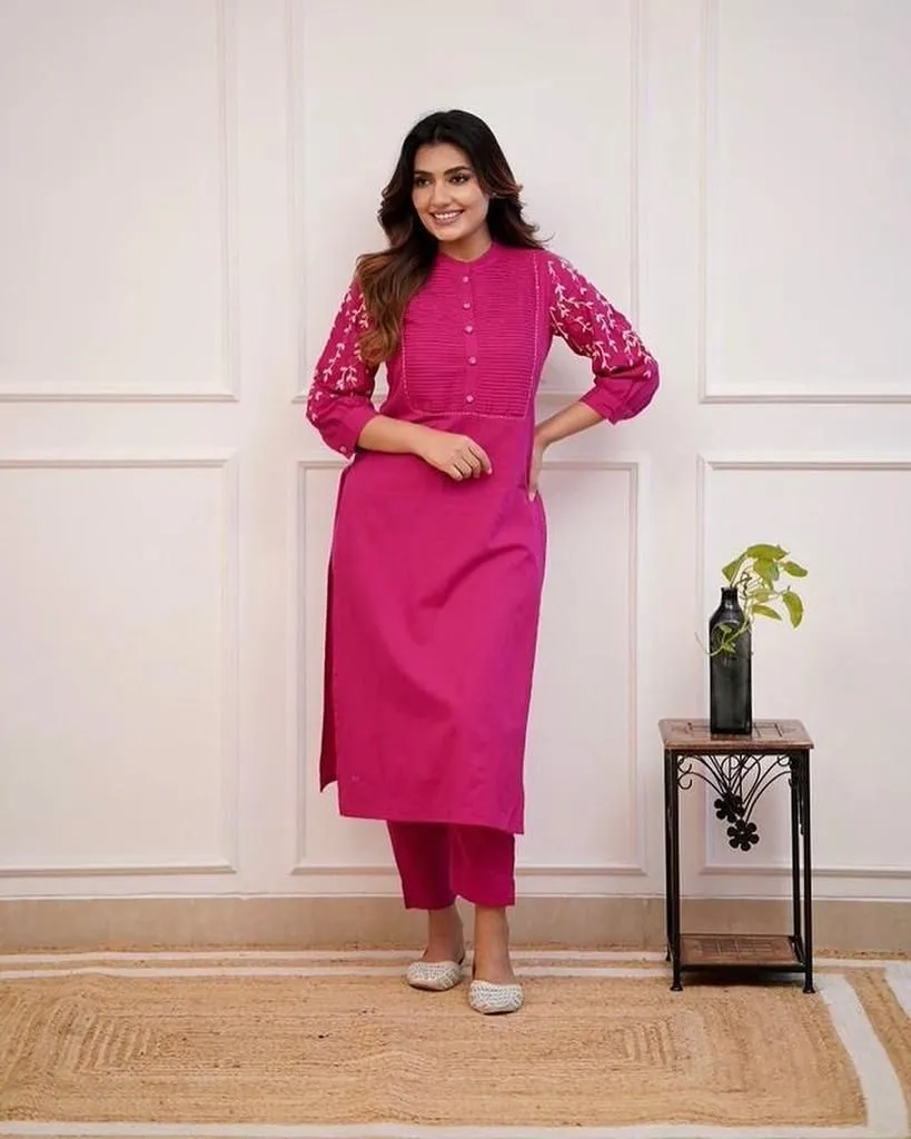 LIBASRACHNA EMBROIDERED COTTON KURTA WITH PANT SET