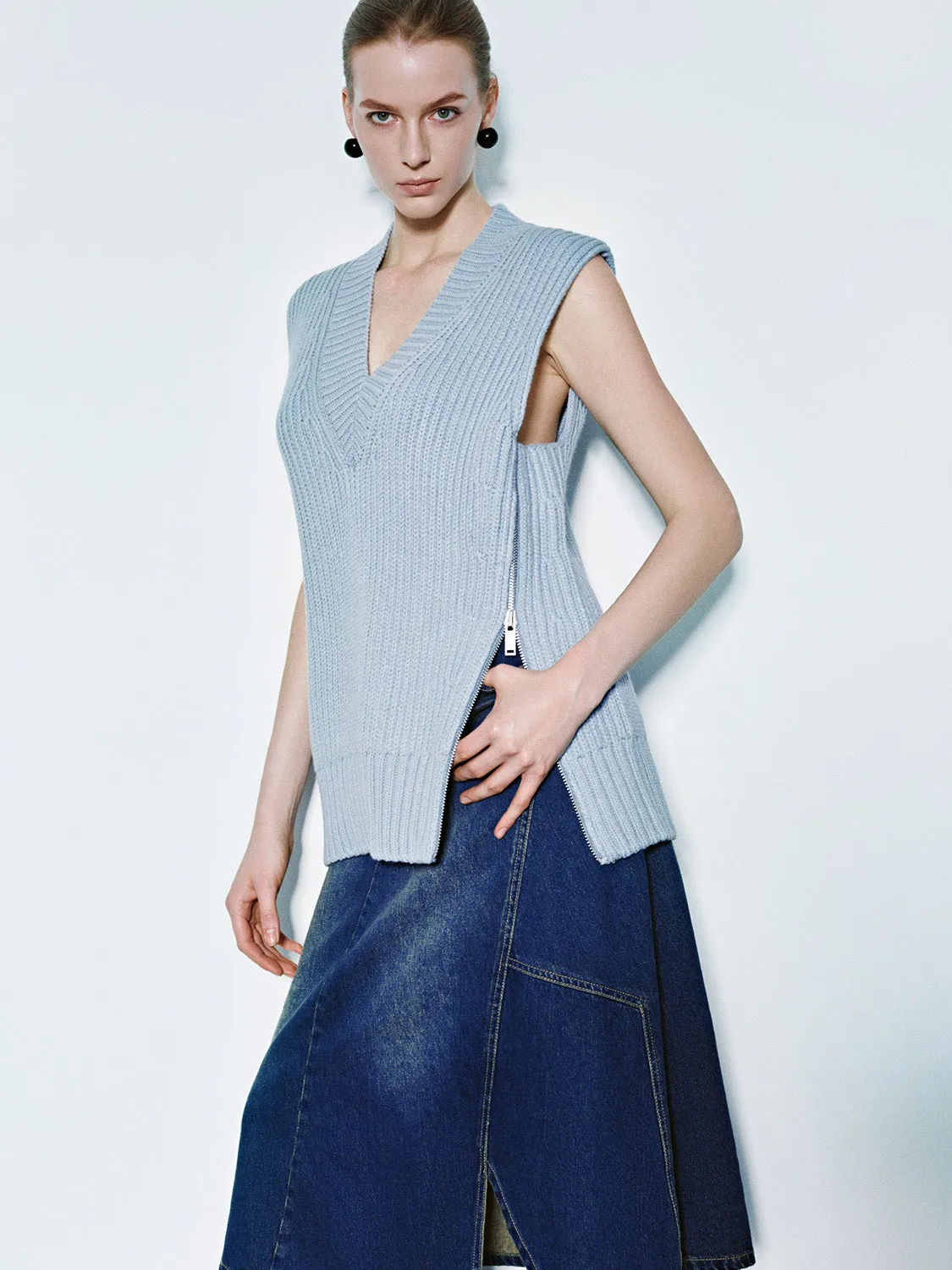 Loose V-Neck Knitted Vest