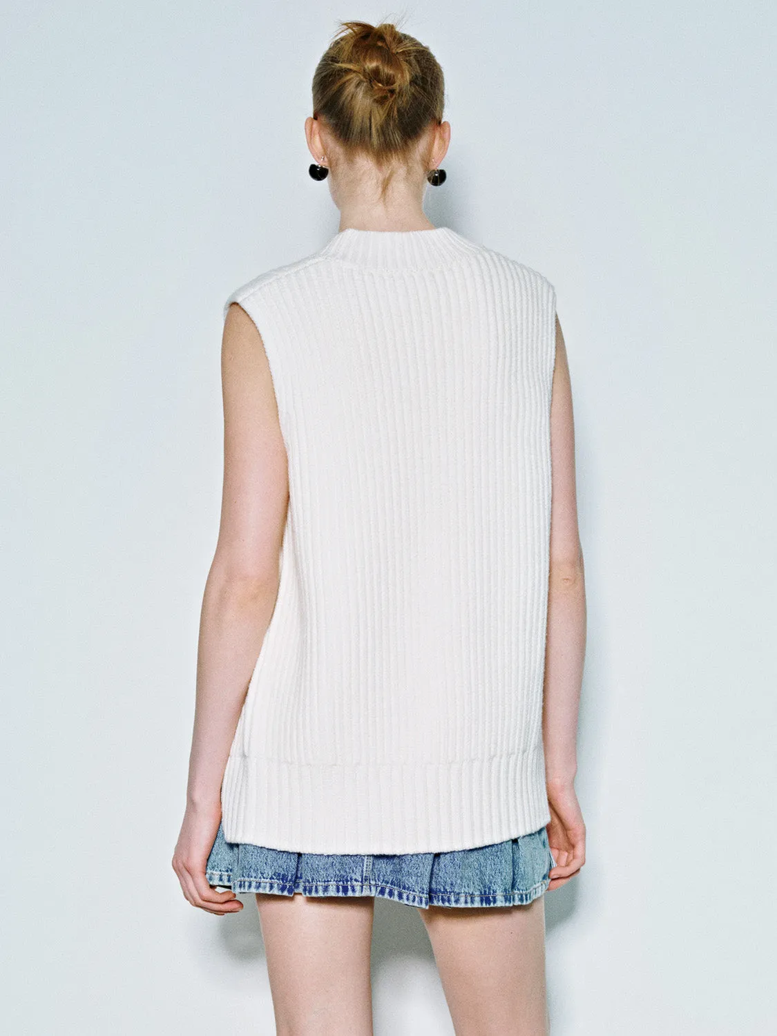 Loose V-Neck Knitted Vest
