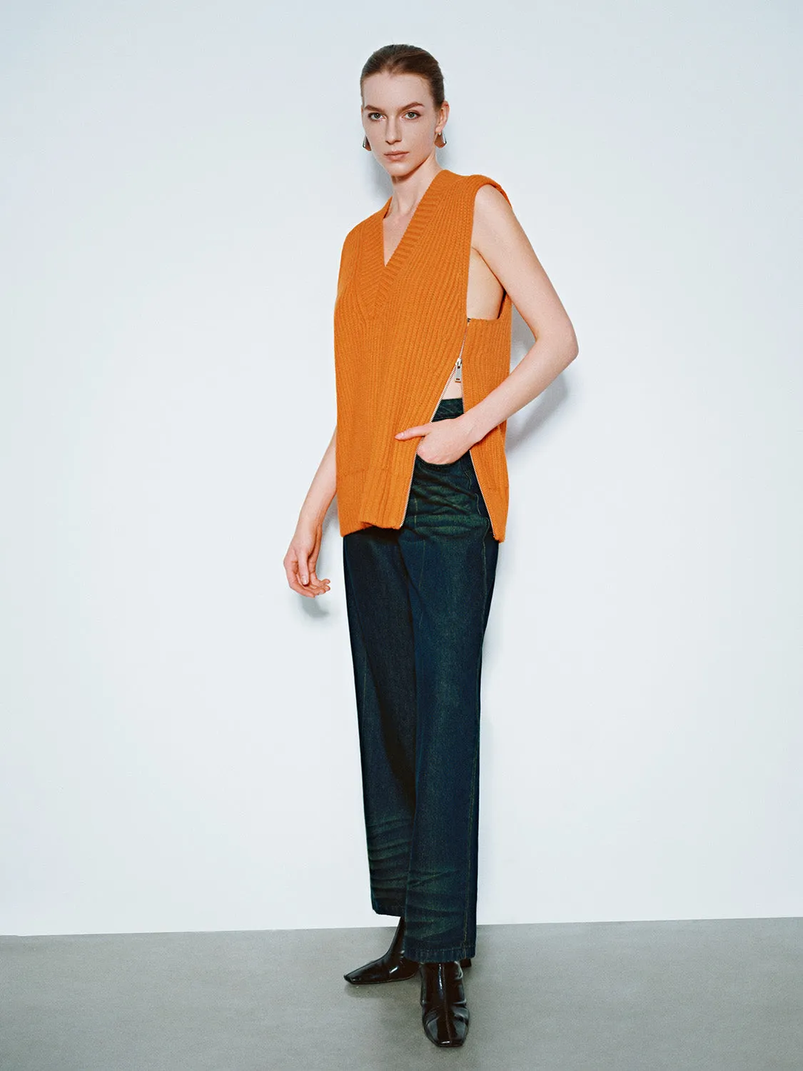 Loose V-Neck Knitted Vest