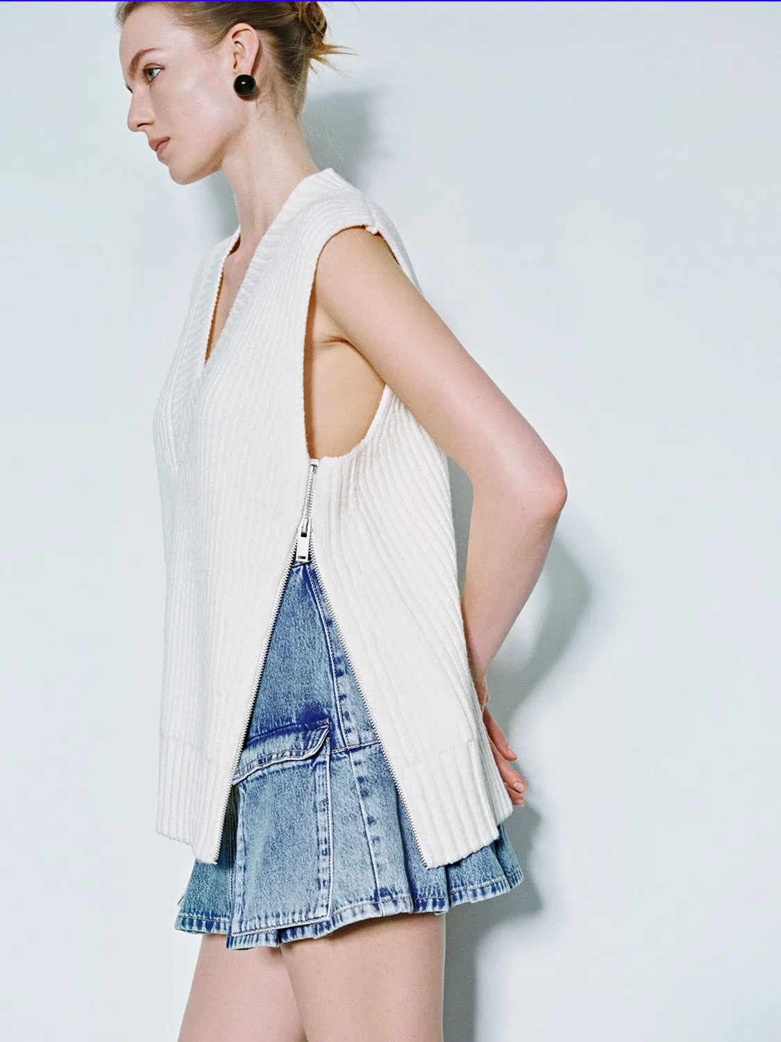 Loose V-Neck Knitted Vest