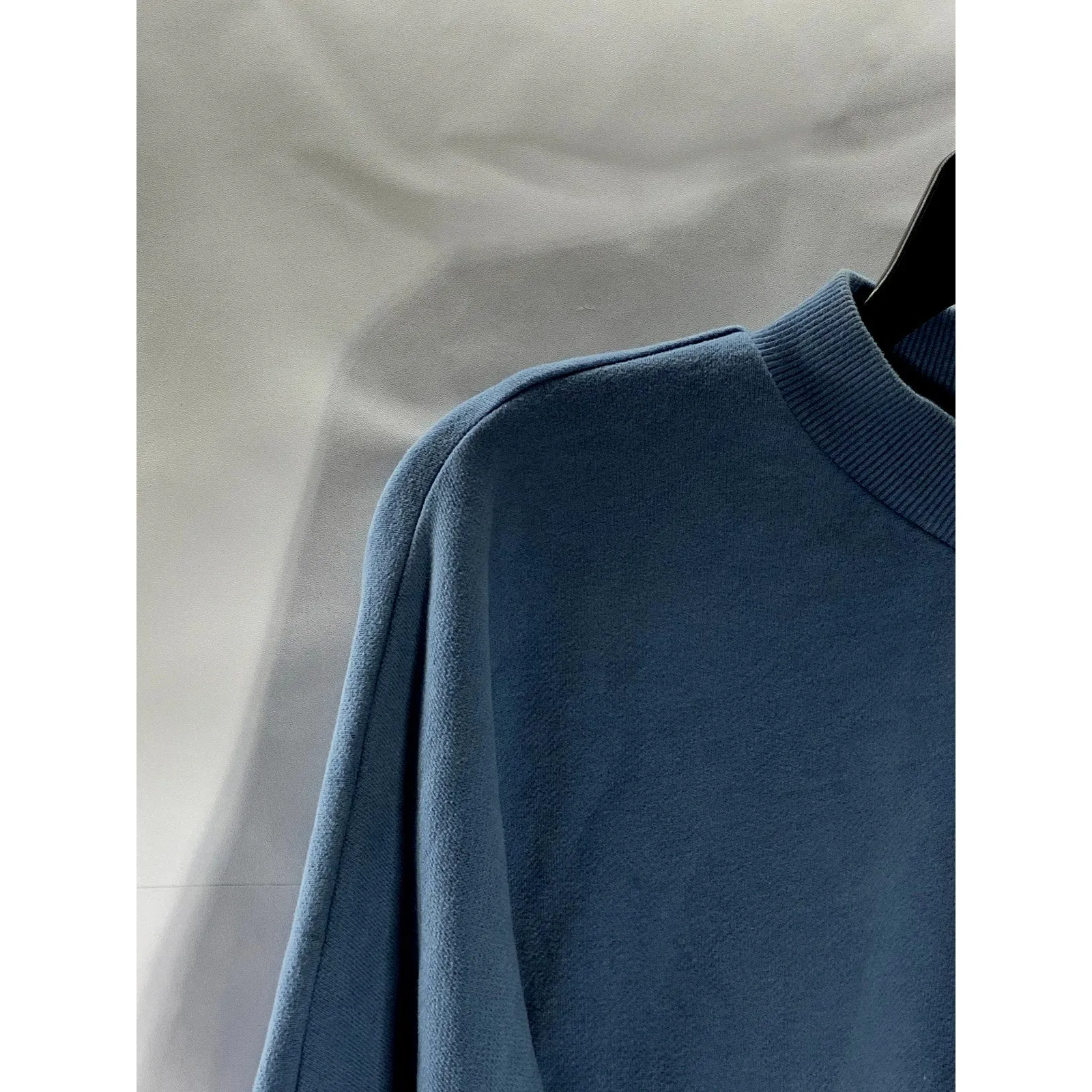 MAS MONTREAL Women's Dark Blue Solid Crewneck Pullover Sweater SZ S
